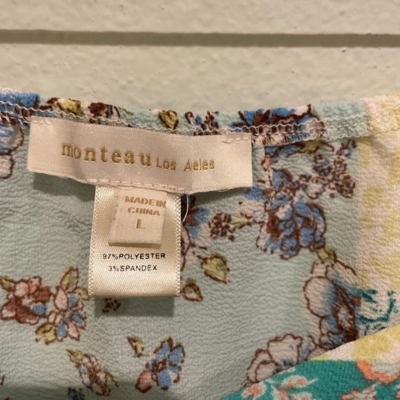 Monteau Los Angeles patchwork design top.  Crop length with button detai… - Picture 4 of 4